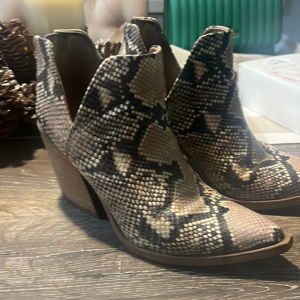 Steve Madden booties